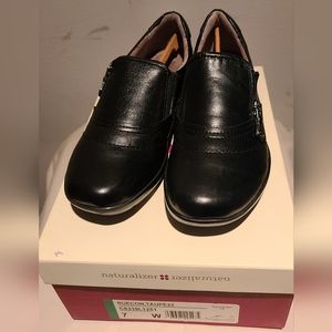 NIB- Naturalizer Black Shoe, Size 7